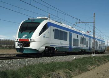 BAGNO CHIUSO SUL TRENO, SPUNTA SOSTA TECNICA NON PREVISTA