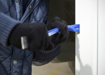 LADRI IN AZIONE IN BASSO MOLISE, INDAGANO I CARABINIERI