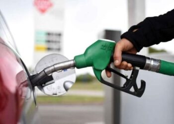 UTILIZZA SCHEDA CARBURANTI DEL COMUNE: SINDACO NEI GUAI