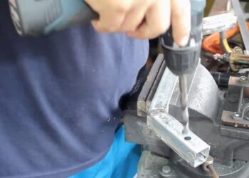 ACCUSA UN MALORE MENTRE ESEGUE UN’OPERAZIONE AL BANCOMAT: FINISCE IN OSPEDALE