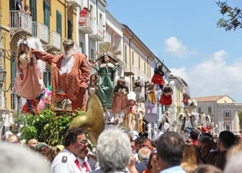 CORPUS DOMINI, LA PIOGGIA ROVINA LA FESTA