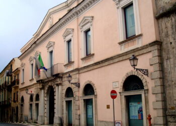UNIVERSITÀ A ISERNIA, CASTRATARO AL LAVORO