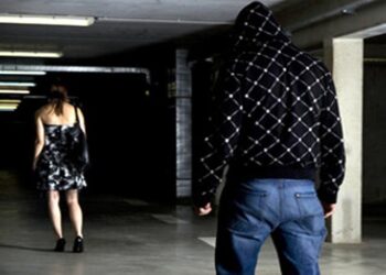 CAMPOBASSO: PERSEGUITAVA L’EX RAGAZZA, BRACCIALETTO ELETTRONICO PER UN 20ENNE