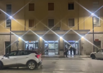 NESSUN TRENO PER ROMA, 12 ORE IN STAZIONE