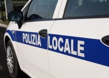 CAMPOMARINO: POLIZIA LOCALE RITROVA AUTO SMONTATA E POI INCENDIATA