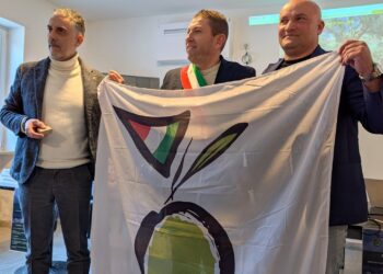 CITTÀ DELL’OLIO, SESTO CAMPANO RICEVE LE INSEGNE