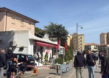 FERITO SOTTO LE MACERIE DEL SUO LOCALE, DE ANGELIS ROMPE IL SILENZIO