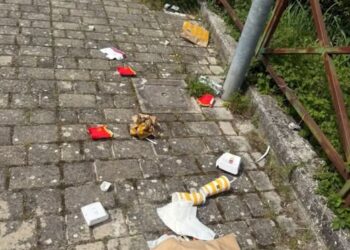 LE PIANE DI ISERNIA, DEGRADO AL TERMINAL BUS: AREA INVASA DAI RIFIUTI