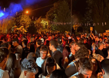 POLIZIOTTO AGGREDITO A VINCHIATURO: SCATTANO I DOMICILIARI