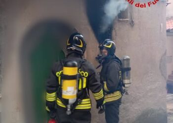 CONTATORE ELETTRICO IN FIAMME: ROGO SPENTO DAI VIGILI DEL FUOCO