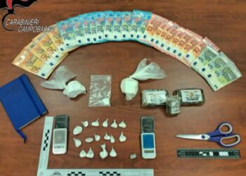 OPERAZIONE ANTIDROGA DEI CARABINIERI: 3 ARRESTI E 300 GRAMMI DI HASHISH E COCAINA SEQUESTRATI