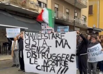 CARO GASOLIO, A VENAFRO STUDENTI IN PIAZZA
